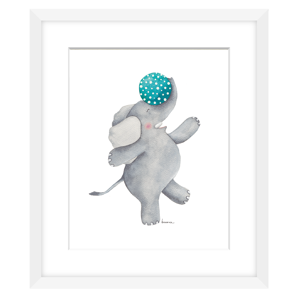 • Elefante y su pelota •