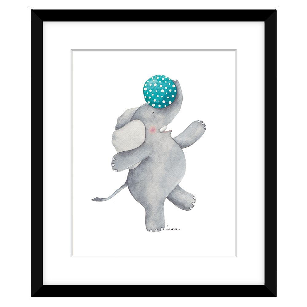 • Elefante y su pelota •